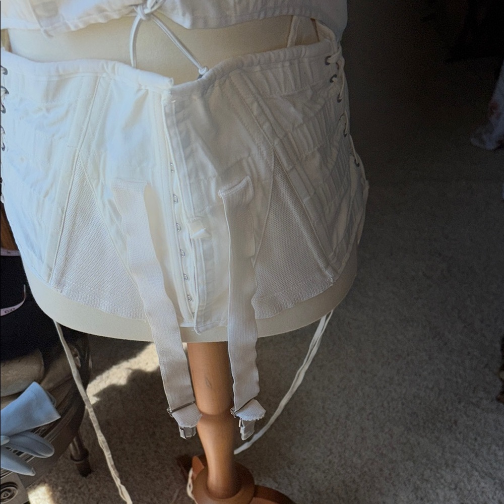 Vintage White/ivory Corset Top - Picture 9 of 11
